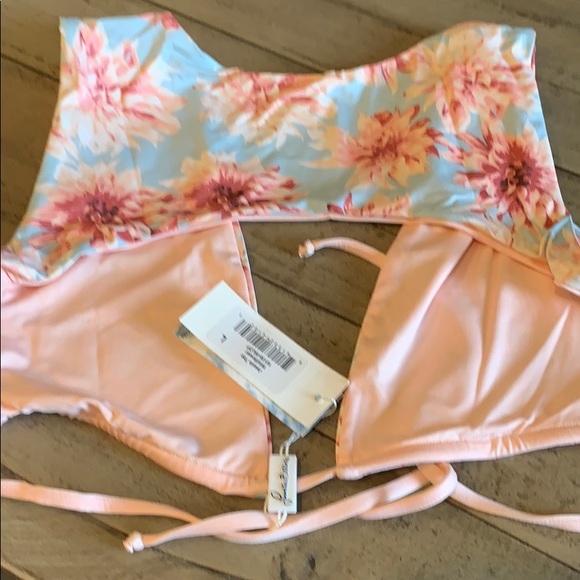 Frankie’s bikinis “Jessie” top in wildflower - Picture 5 of 5